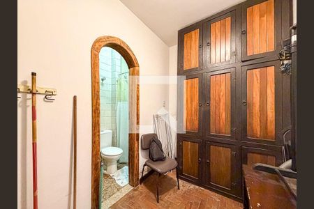 Casa à venda com 5 quartos, 252m² em Maria Paula, Niterói