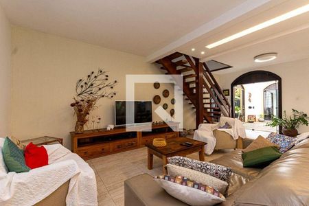 Casa à venda com 5 quartos, 252m² em Maria Paula, Niterói