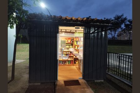Mercado  de apartamento para alugar com 2 quartos, 52m² em Parque Fongaro, São Paulo