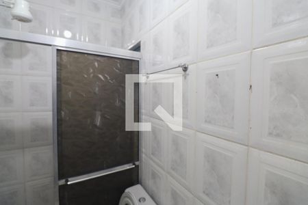 Banheiro  de casa para alugar com 1 quarto, 45m² em Vila Irmaos Arnoni, São Paulo