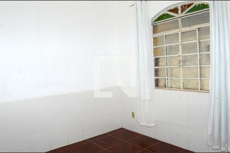 Quarto 2 de casa à venda com 3 quartos, 180m² em Dom Silverio, Belo Horizonte