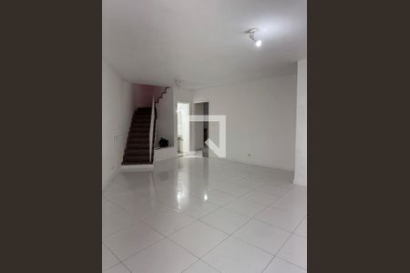 Foto 01 de casa à venda com 3 quartos, 126m² em Jardim Monte Azul, São Paulo