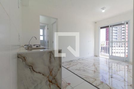 Sala e Cozinha de apartamento para alugar com 2 quartos, 38m² em Jardim Maringa, São Paulo