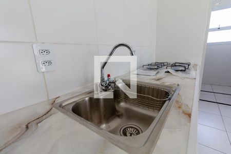 Sala e Cozinha de apartamento para alugar com 2 quartos, 38m² em Jardim Maringa, São Paulo