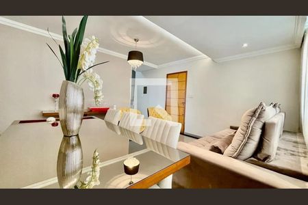 Apartamento para alugar com 3 quartos, 185m² em Cabral, Contagem