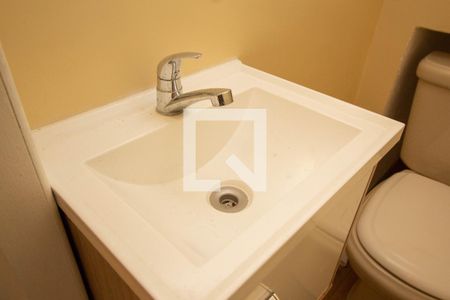 Lavabo de casa de condomínio para alugar com 2 quartos, 56m² em Nossa Senhora do O, São Paulo