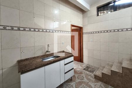 Cozinha de casa para alugar com 2 quartos, 65m² em São Bernardo, Campinas