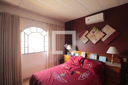 Quarto 1 de casa à venda com 6 quartos, 200m² em Jaqueline, Belo Horizonte