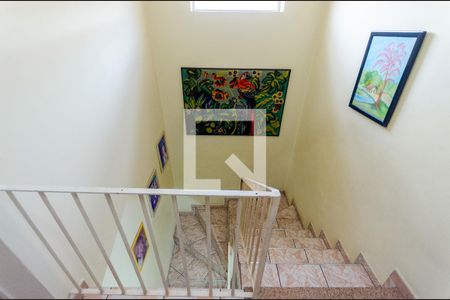 Escada de casa à venda com 4 quartos, 250m² em Jardim Sao Jose, São Paulo