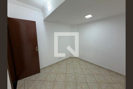 Quarto 01 de apartamento para alugar com 2 quartos, 60m² em Taguatinga Norte, Brasília