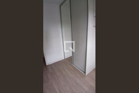 Quarto 1 de apartamento para alugar com 2 quartos, 62m² em Capão Raso, Curitiba