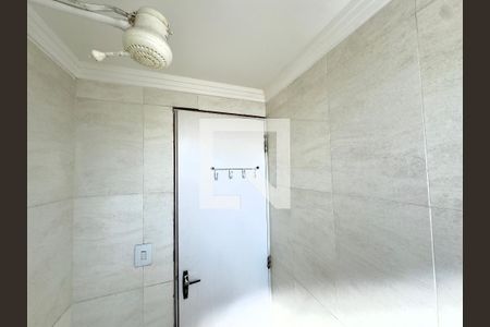 Banheiro de kitnet/studio para alugar com 1 quarto, 30m² em Parque Continental Iii, Guarulhos