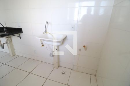 Cozinha e Área de Serviço de apartamento para alugar com 2 quartos, 58m² em Jardim Europa, Uberlândia
