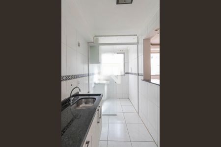 Sala/Cozinha/Área de Serviço  de apartamento para alugar com 2 quartos, 44m² em Jardim Santa Teresinha, São Paulo