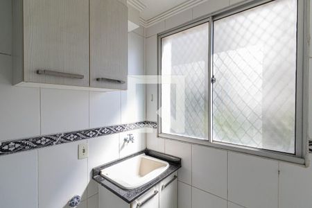 Sala/Cozinha/Área de Serviço  de apartamento para alugar com 2 quartos, 44m² em Jardim Santa Teresinha, São Paulo