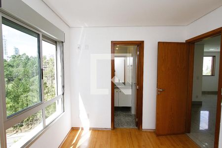 Quarto 1 - Suíte de apartamento à venda com 2 quartos, 94m² em Belvedere, Belo Horizonte