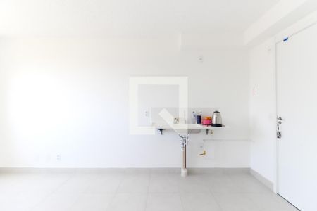Sala - Cozinha de apartamento para alugar com 2 quartos, 32m² em Vila Carmosina, São Paulo