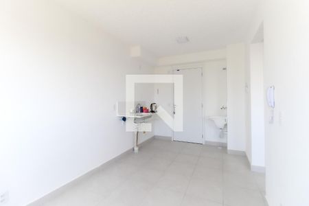 Sala - Cozinha de apartamento para alugar com 2 quartos, 32m² em Vila Carmosina, São Paulo