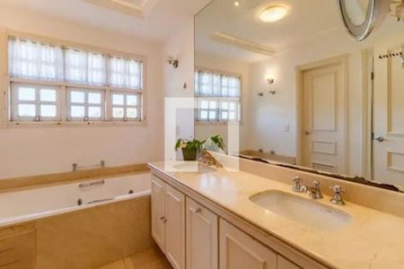Casa para alugar com 4 quartos, 375m² em Morada dos Pinheiros (Aldeia da Serra), Barueri
