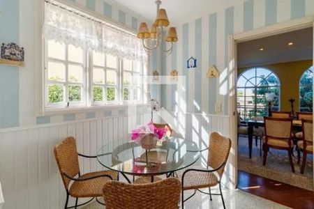 Casa para alugar com 4 quartos, 375m² em Morada dos Pinheiros (Aldeia da Serra), Barueri