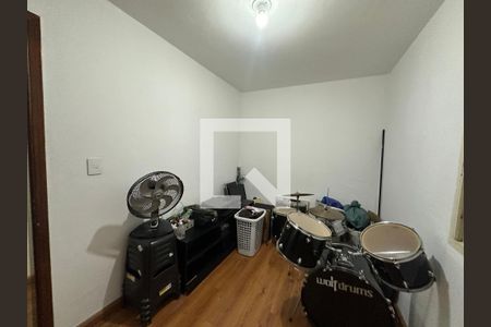 Quarto 1 de casa para alugar com 3 quartos, 125m² em Jardim dos Camargos, Barueri