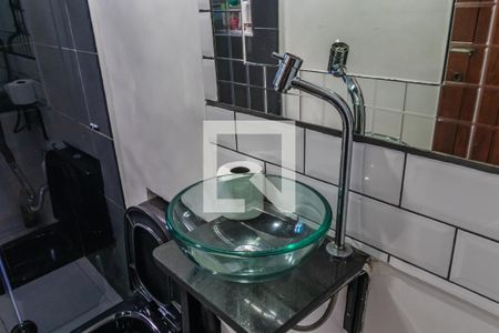 Banheiro Social de casa para alugar com 4 quartos, 125m² em Jardim dos Camargos, Barueri