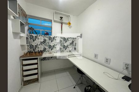 Escritório de casa para alugar com 3 quartos, 125m² em Jardim dos Camargos, Barueri