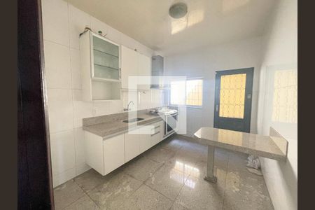 Casa à venda com 5 quartos, 360m² em Santa Branca, Belo Horizonte