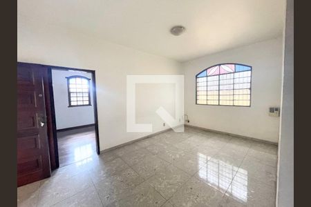 Casa à venda com 5 quartos, 360m² em Santa Branca, Belo Horizonte