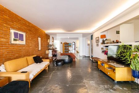 Casa à venda com 5 quartos, 389m² em Jardim Leonor, São Paulo