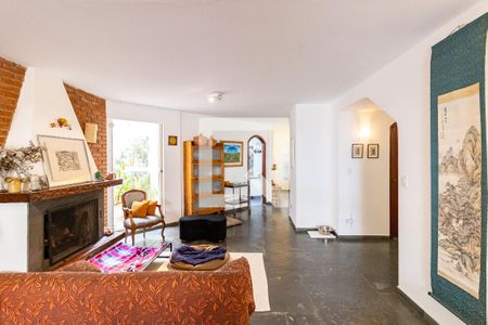 Casa à venda com 5 quartos, 389m² em Jardim Leonor, São Paulo