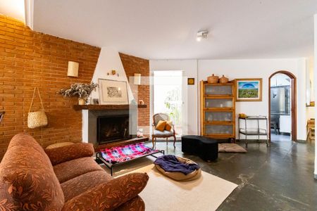 Casa à venda com 5 quartos, 389m² em Jardim Leonor, São Paulo