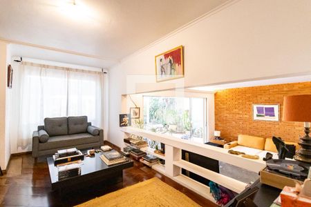 Casa à venda com 5 quartos, 389m² em Jardim Leonor, São Paulo