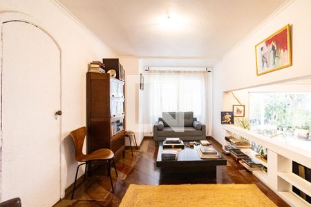 Casa à venda com 5 quartos, 389m² em Jardim Leonor, São Paulo