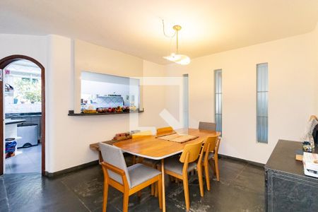 Casa à venda com 5 quartos, 389m² em Jardim Leonor, São Paulo