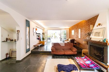 Casa à venda com 5 quartos, 389m² em Jardim Leonor, São Paulo