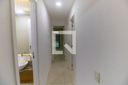 Corredor  de apartamento à venda com 3 quartos, 119m² em Santa Rosa, Niterói