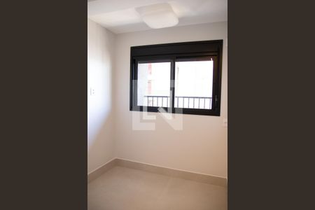 Suíte 01 de apartamento para alugar com 2 quartos, 75m² em Setor Bueno, Goiânia