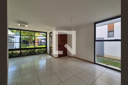 Casa de Condomínio para alugar com 4 quartos, 150m² em Recreio dos Bandeirantes, Rio de Janeiro