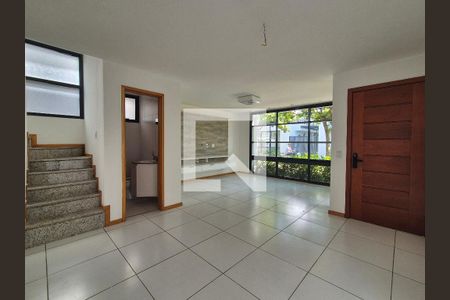 Casa de Condomínio para alugar com 4 quartos, 150m² em Recreio dos Bandeirantes, Rio de Janeiro