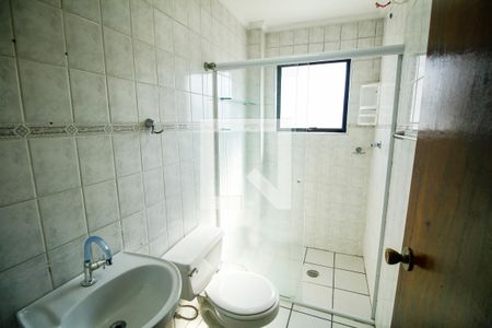 Banheiro de apartamento para alugar com 1 quarto, 45m² em Canto do Forte, Praia Grande