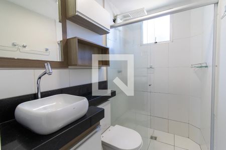 Banheiro da Suíte de casa de condomínio à venda com 4 quartos, 206m² em Parque Taquaral, Campinas