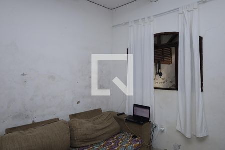Sala de casa à venda com 3 quartos, 200m² em Vila Carmosina, São Paulo
