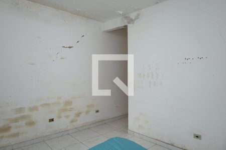 Quarto 2 de casa à venda com 3 quartos, 200m² em Vila Carmosina, São Paulo