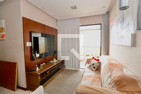 Sala de apartamento para alugar com 3 quartos, 76m² em Stiep, Salvador