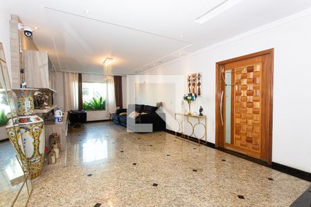 Casa para alugar com 3 quartos, 350m² em Jardim Textil, São Paulo