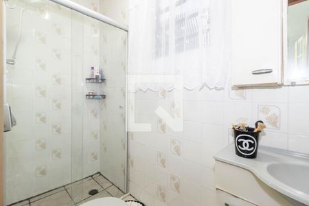 Banheiro de casa para alugar com 1 quarto, 50m² em Jardim Santo Elias, São Paulo