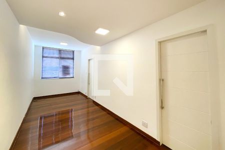 Sala de apartamento à venda com 1 quarto, 42m² em Colégio Batista, Belo Horizonte