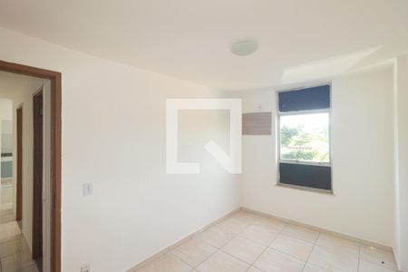 Quarto 1 de apartamento para alugar com 2 quartos, 70m² em Santa Cruz, Rio de Janeiro
