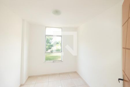 Quarto 2 de apartamento para alugar com 2 quartos, 70m² em Santa Cruz, Rio de Janeiro